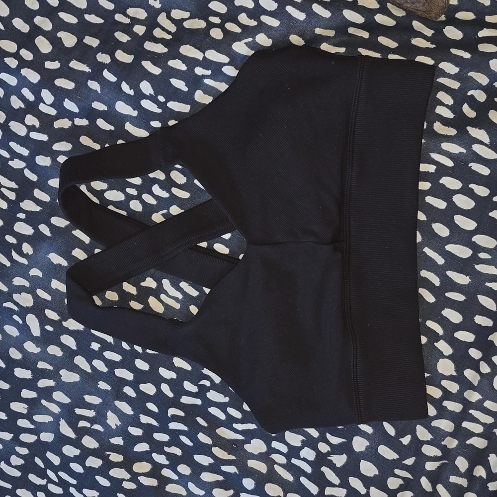 Alo Black Ribbed Sports Bra Large